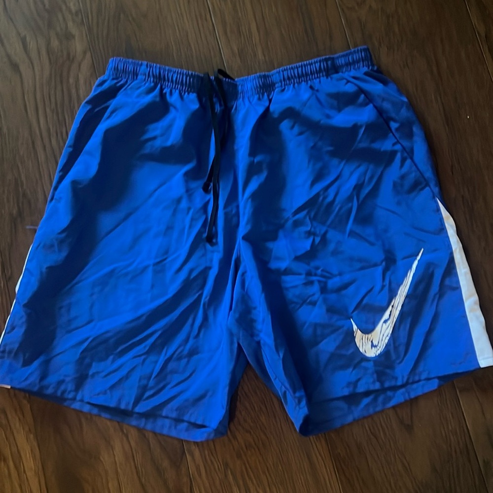 Nike Men’s Medium Blue Dri-Fit workout athletic shorts